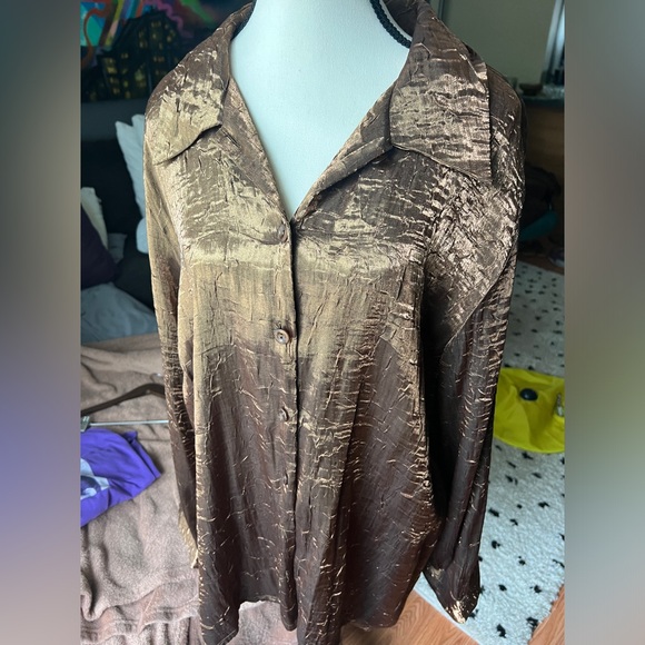 Gold Metallic Button-Up Blouse - Picture 4 of 7